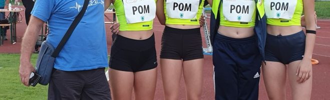 Dekleta v štafeti dvakrat na stopničkah